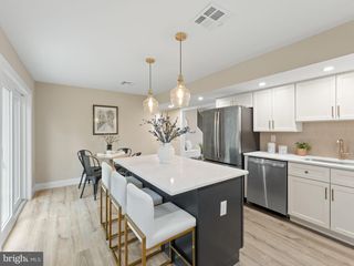 242 S POPLAR ST, Gibbstown, NJ 08027