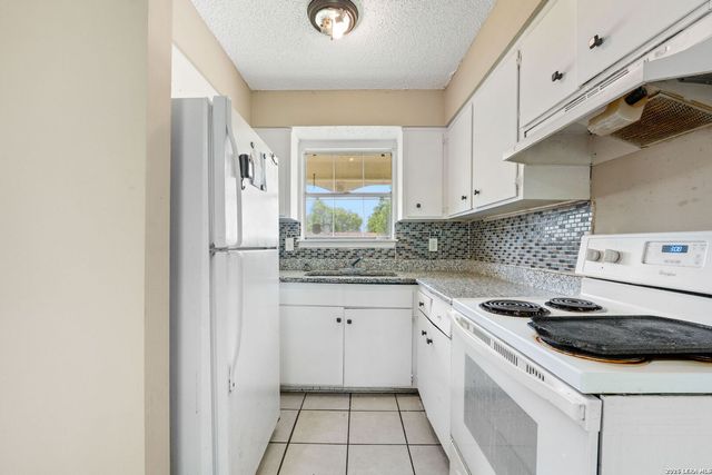 5019 Borchers Dr, Kirby, TX 78219