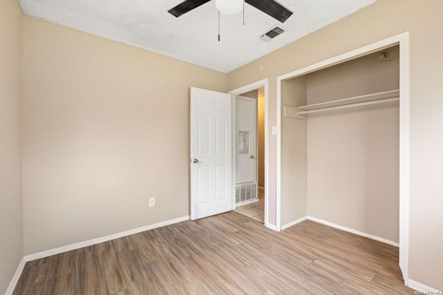 5019 Borchers Dr, Kirby, TX 78219