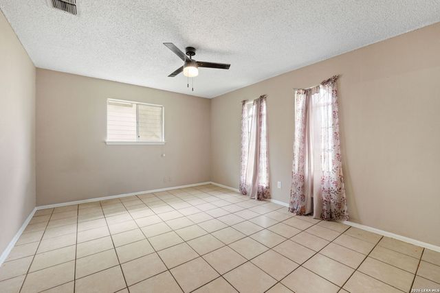 5019 Borchers Dr, Kirby, TX 78219