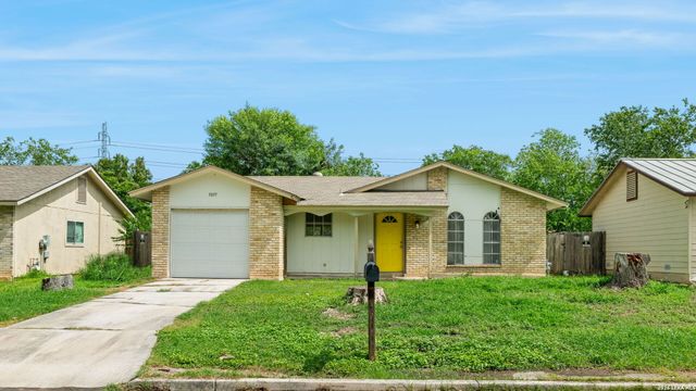 5019 Borchers Dr, Kirby, TX 78219