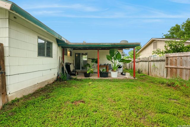 5019 Borchers Dr, Kirby, TX 78219
