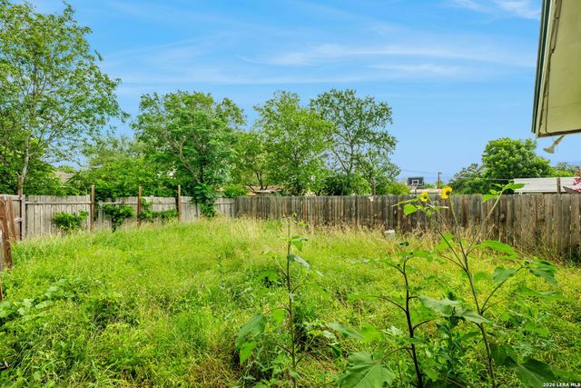 5019 Borchers Dr, Kirby, TX 78219