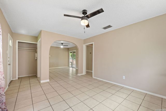 5019 Borchers Dr, Kirby, TX 78219