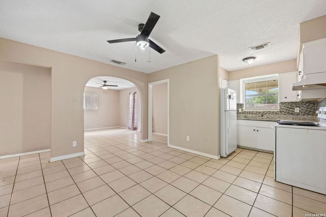 5019 Borchers Dr, Kirby, TX 78219