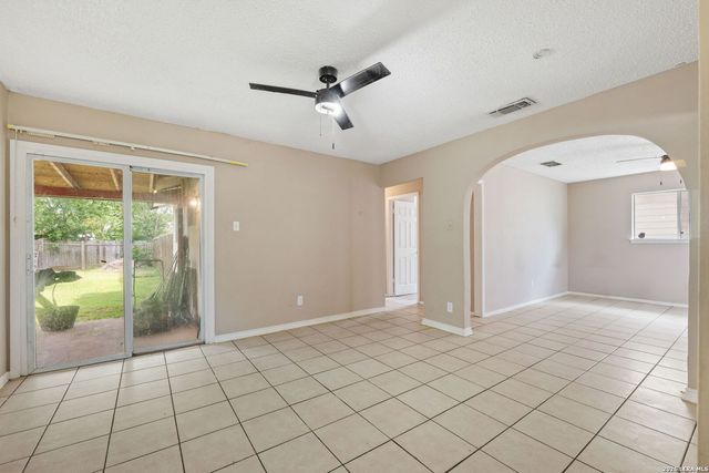 5019 Borchers Dr, Kirby, TX 78219