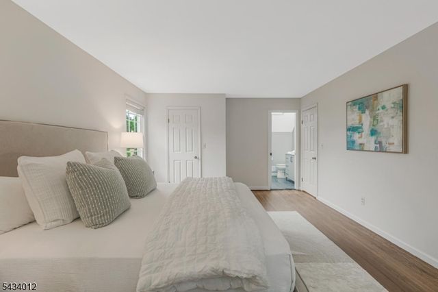 8 Deerwood Trl, Warren Twp., NJ 07059