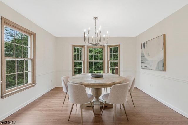 8 Deerwood Trl, Warren Twp., NJ 07059