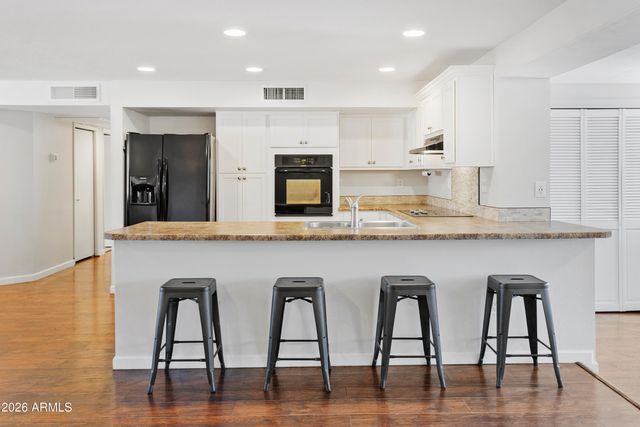 3445 E THUNDERBIRD Road, Phoenix, AZ 85032