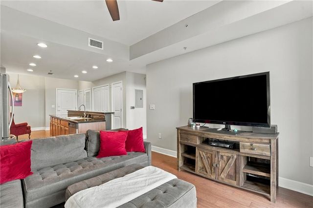 3040 Peachtree Road NW 708, Atlanta, GA 30305