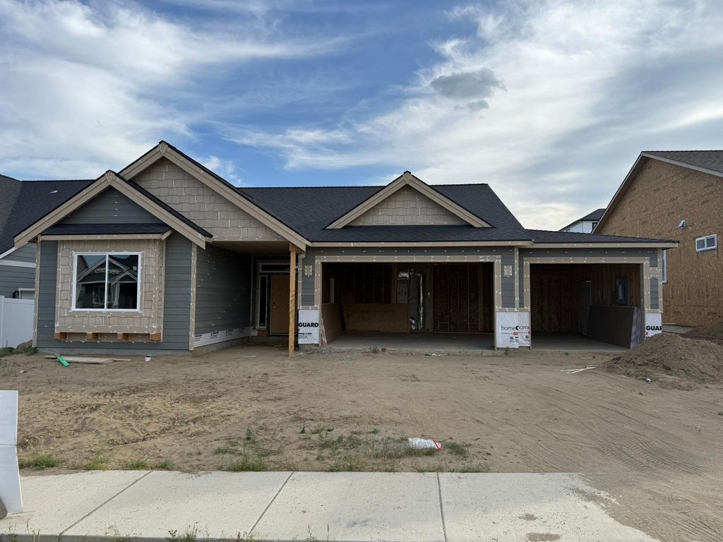 18066 E Wind Rose Ct, Greenacres, WA 99016