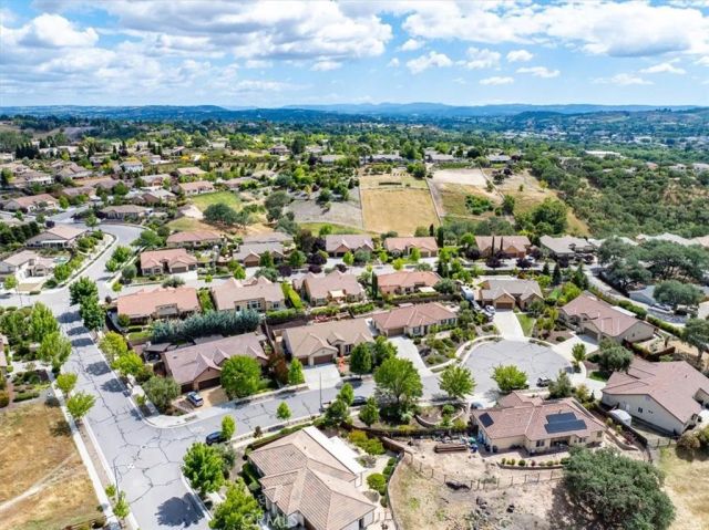 204 Victoria Court, Paso Robles, CA 93446