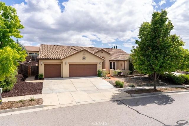 204 Victoria Court, Paso Robles, CA 93446