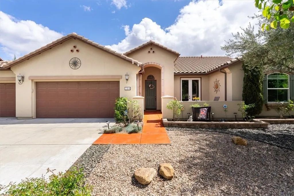 204 Victoria Court, Paso Robles, CA 93446