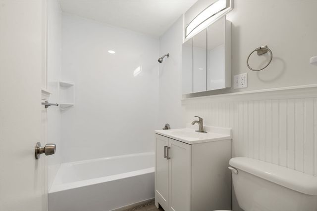 35 Glencoe Street 43, Boston, MA 02134