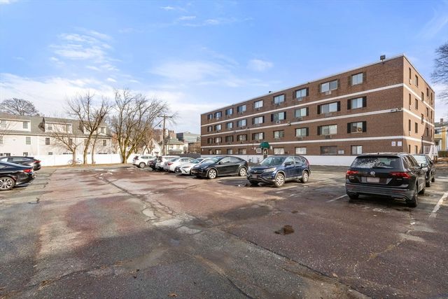 35 Glencoe Street 43, Boston, MA 02134