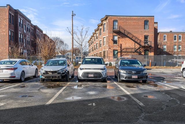 35 Glencoe Street 43, Boston, MA 02134