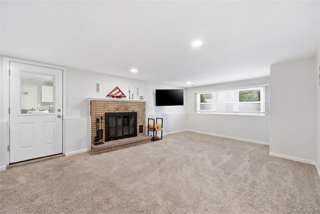 237 Woodlawn Avenue, Saint James, NY 11780