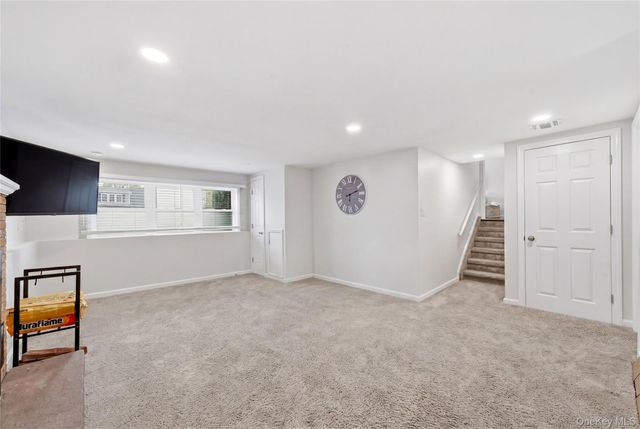 237 Woodlawn Avenue, Saint James, NY 11780