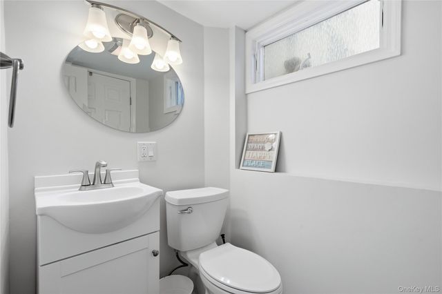 237 Woodlawn Avenue, Saint James, NY 11780