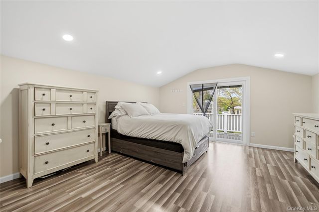 237 Woodlawn Avenue, Saint James, NY 11780