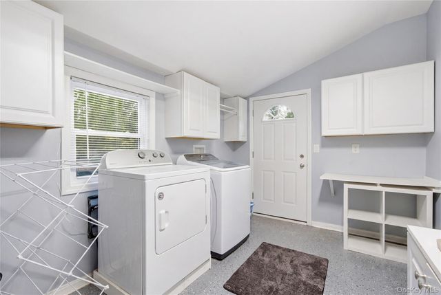 237 Woodlawn Avenue, Saint James, NY 11780