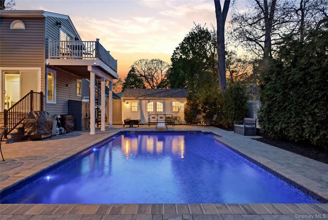 237 Woodlawn Avenue, Saint James, NY 11780