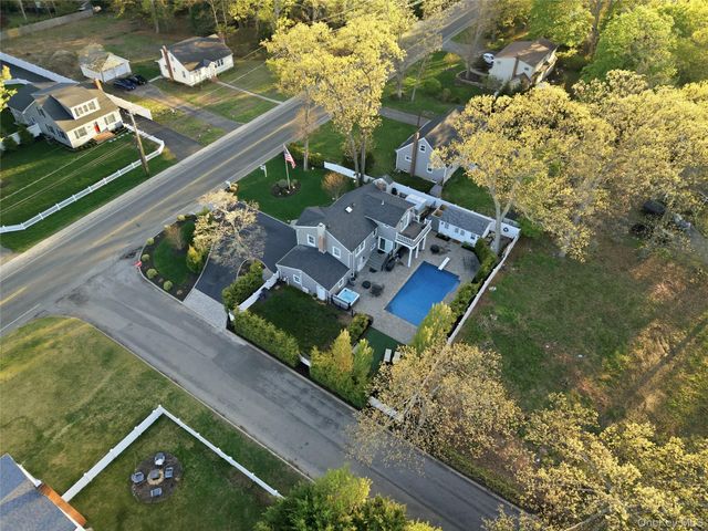 237 Woodlawn Avenue, Saint James, NY 11780