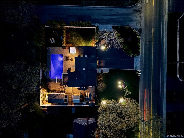 237 Woodlawn Avenue, Saint James, NY 11780