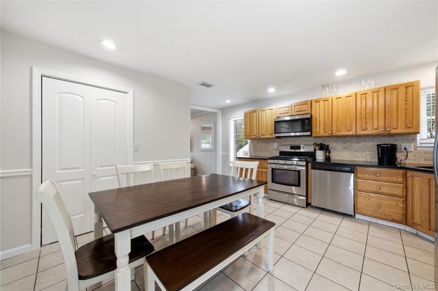 237 Woodlawn Avenue, Saint James, NY 11780
