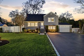 237 Woodlawn Avenue, Saint James, NY 11780