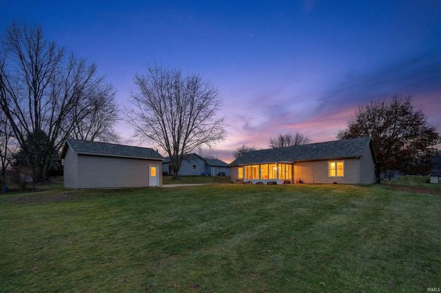 606 Timberlane Drive, Kendallville, IN 46755