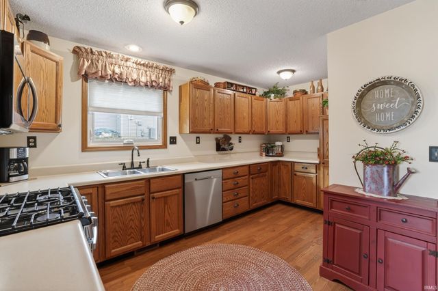 606 Timberlane Drive, Kendallville, IN 46755