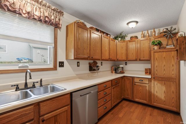 606 Timberlane Drive, Kendallville, IN 46755