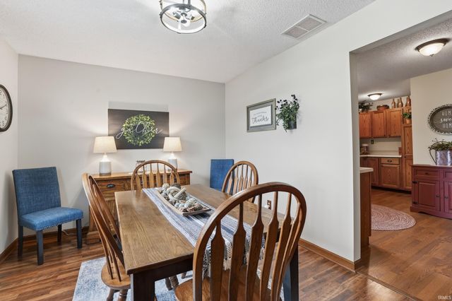 606 Timberlane Drive, Kendallville, IN 46755