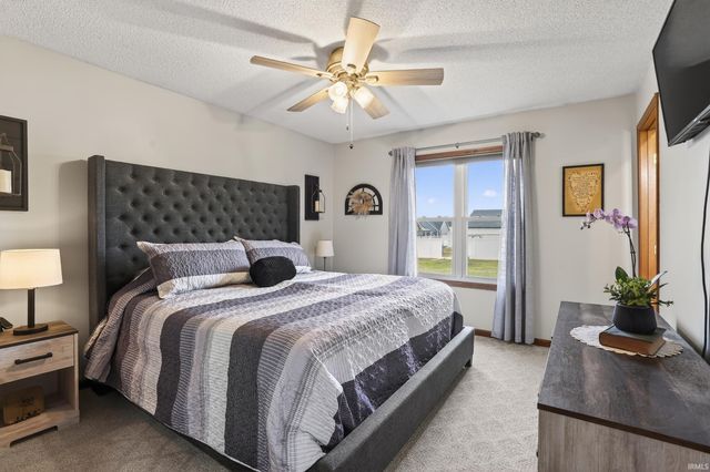 606 Timberlane Drive, Kendallville, IN 46755