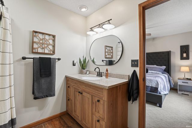 606 Timberlane Drive, Kendallville, IN 46755