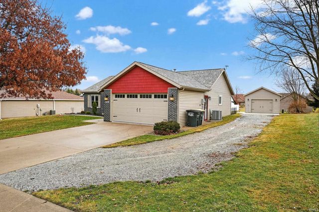 606 Timberlane Drive, Kendallville, IN 46755