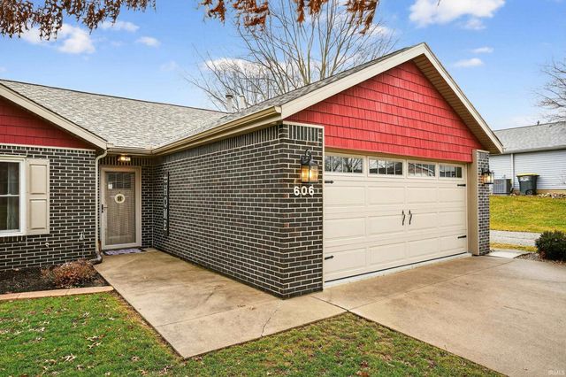 606 Timberlane Drive, Kendallville, IN 46755