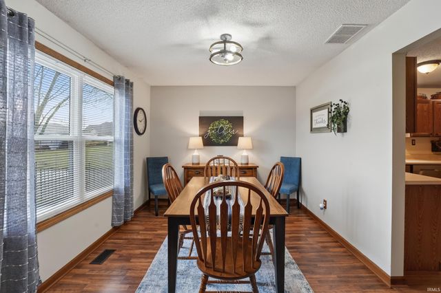 606 Timberlane Drive, Kendallville, IN 46755