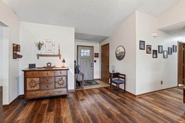 606 Timberlane Drive, Kendallville, IN 46755