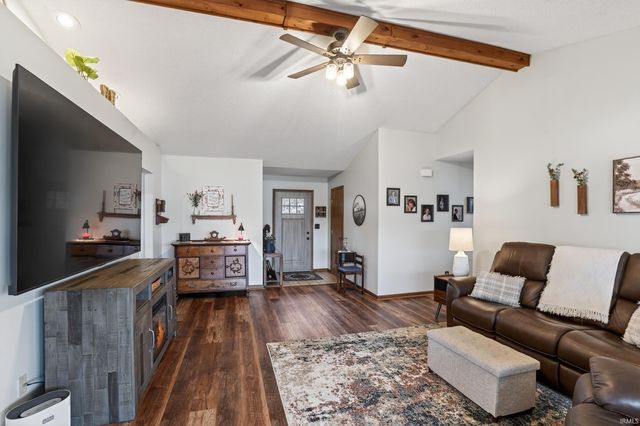 606 Timberlane Drive, Kendallville, IN 46755