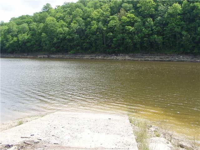 94 Holiday Haven Dr, Smithville, TN 37166