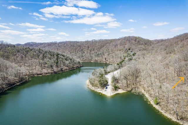 94 Holiday Haven Dr, Smithville, TN 37166