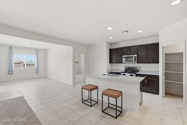 920 W Calle Falerno, Sahuarita, AZ 85629