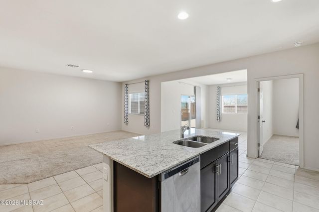 920 W Calle Falerno, Sahuarita, AZ 85629