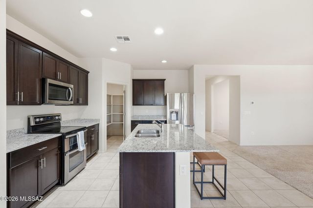 920 W Calle Falerno, Sahuarita, AZ 85629