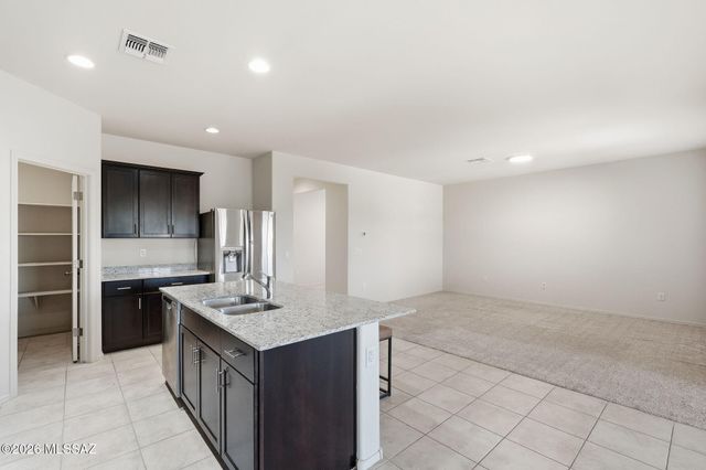 920 W Calle Falerno, Sahuarita, AZ 85629