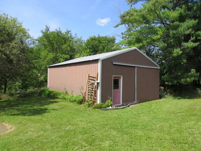 N7403 Switzke ROAD, Watertown, WI 53094