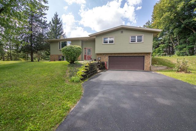 N7403 Switzke ROAD, Watertown, WI 53094